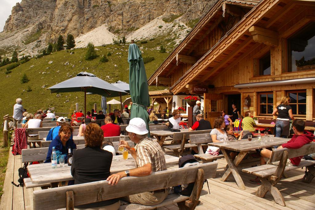 Hotel Meisules Selva di Val Gardena Exterior photo