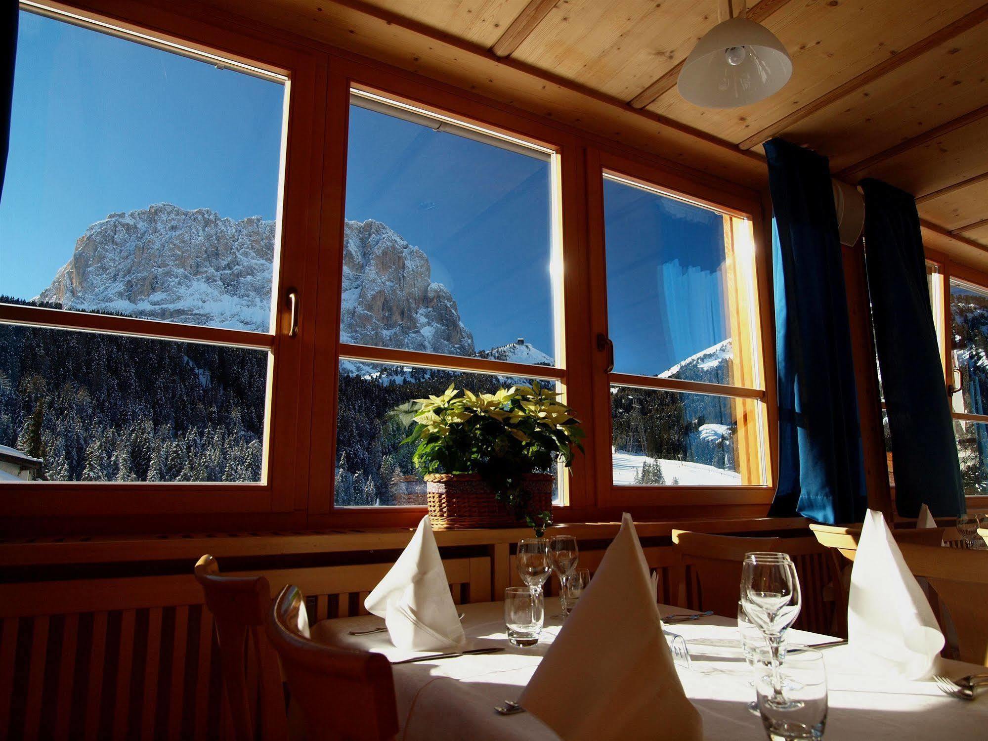 Hotel Meisules Selva di Val Gardena Exterior photo